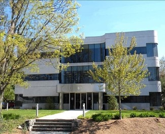 Plus de détails pour 67 Holly Hill Ln, Greenwich, CT - Bureau à vendre