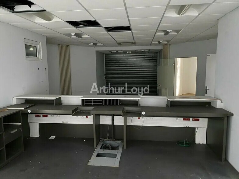 Local commercial dans Châlons-en-Champagne à vendre - Photo intérieure – Image 2 sur 7