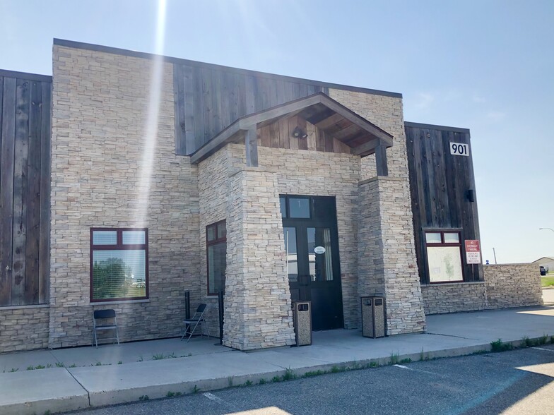 901 Elm St, Tioga, ND à vendre - Photo de l’immeuble – Image 2 sur 38