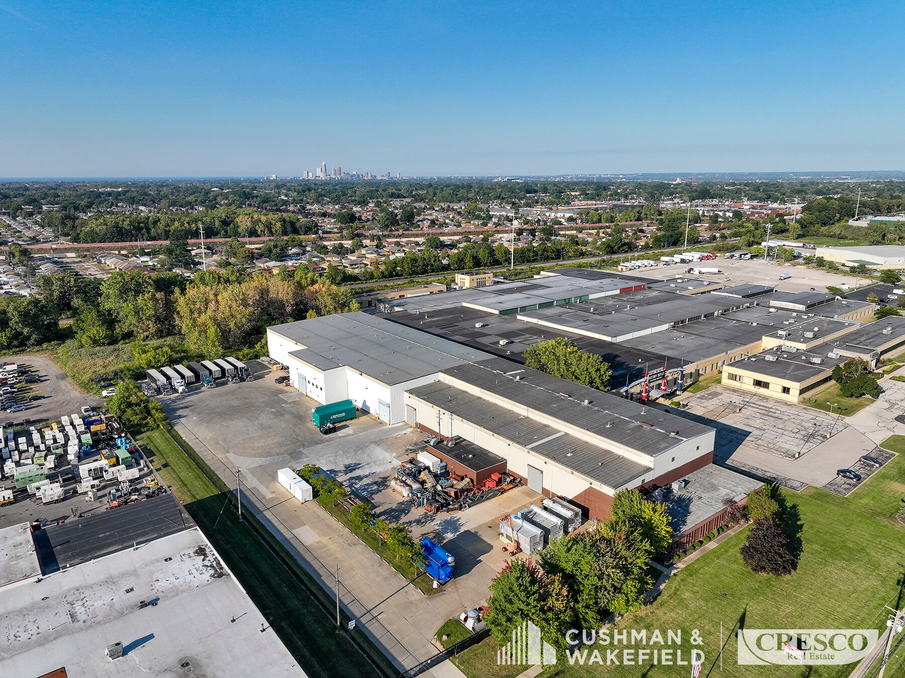 9000 Brookpark Rd, Cleveland, OH à louer Photo principale– Image 1 sur 10