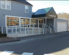 35-39 Danbury Rd, Wilton, CT à louer Photo de l’immeuble– Image 2 sur 4