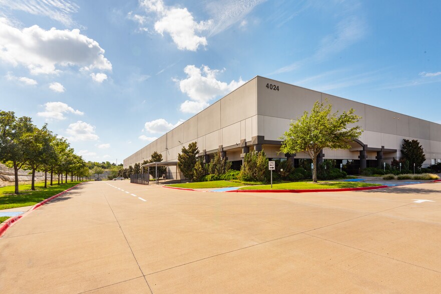 4024 Rock Quarry Rd, Dallas, TX à louer - Photo principale – Image 1 sur 8