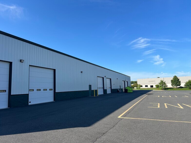 312 Carroll Dr, New Castle, DE à louer - Photo de l’immeuble – Image 3 sur 5