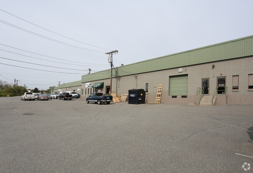 35 Industrial Pky, Woburn, MA à louer - Photo de l’immeuble – Image 3 sur 20