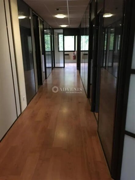 Bureau dans Jouy-en-Josas à louer - Photo intérieure – Image 3 sur 7