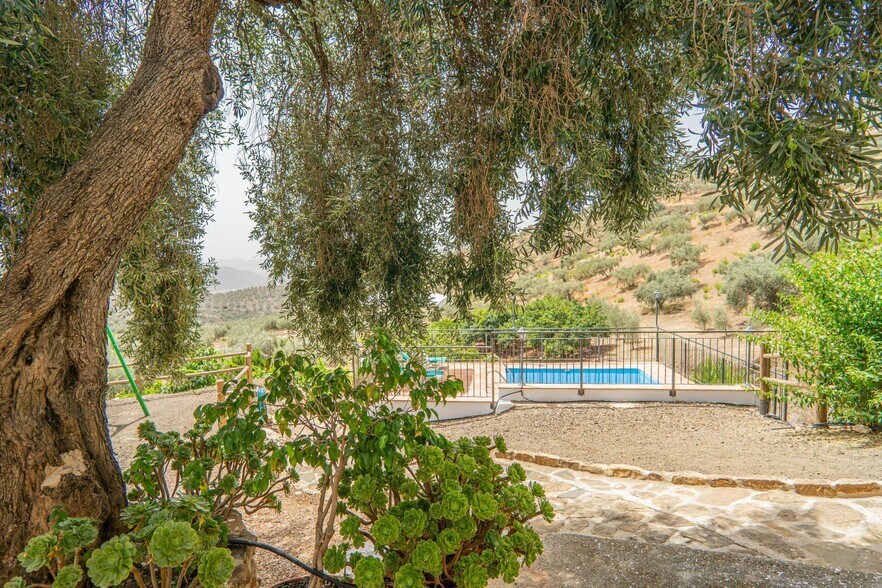 Polígono Ua-7, 2, Huétor de Santillán, Granada à vendre - Photo de l’immeuble – Image 1 sur 50