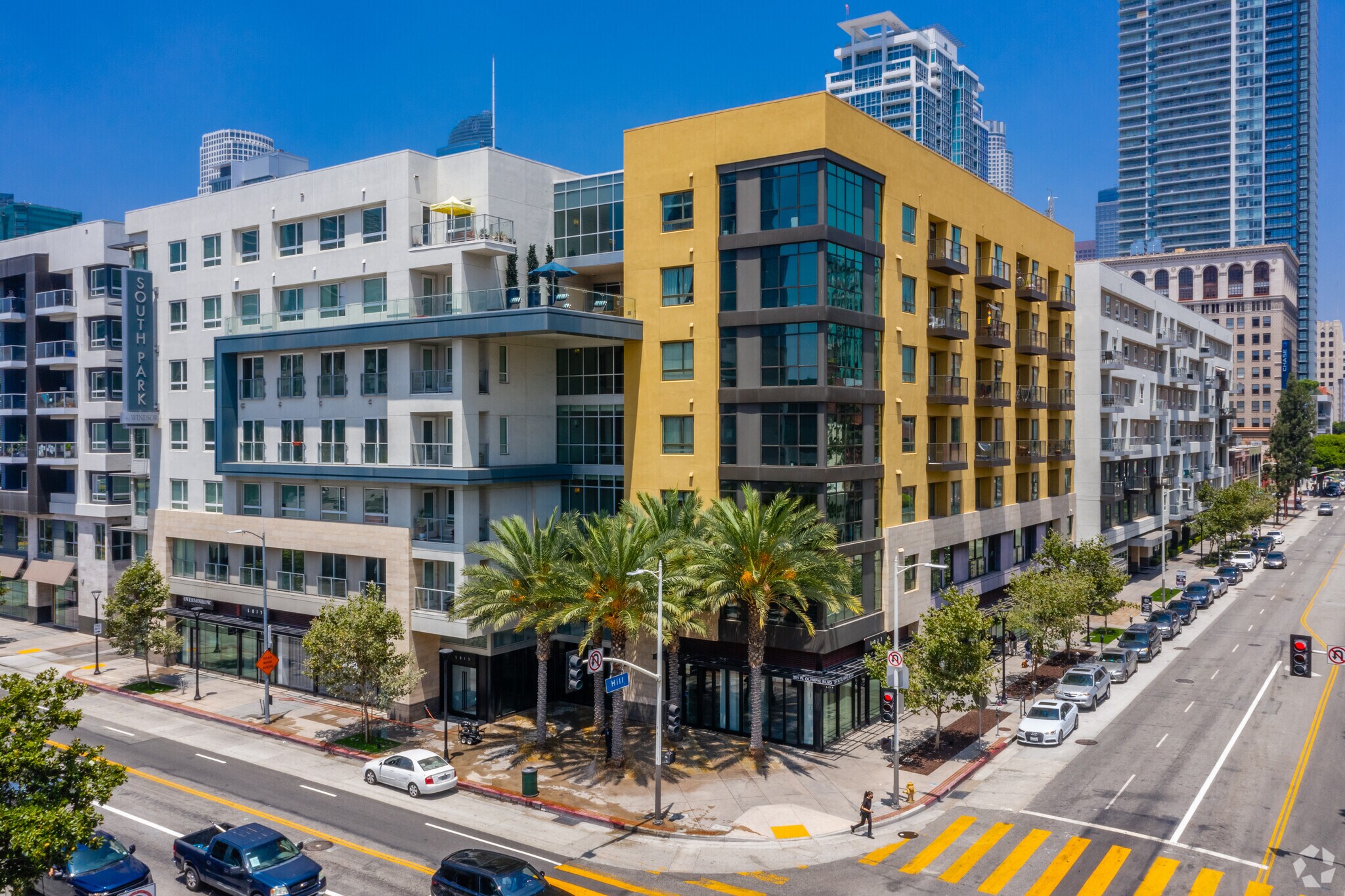 301 W Olympic Blvd, Los Angeles, CA à louer Photo de l’immeuble– Image 1 sur 77