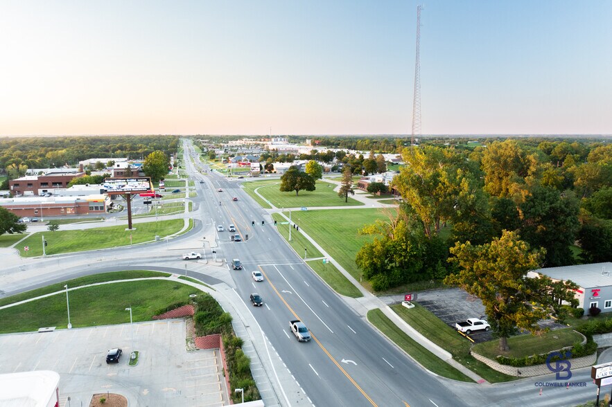 3311 N Belt Hwy, Saint Joseph, MO à vendre - Photo de l’immeuble – Image 2 sur 40