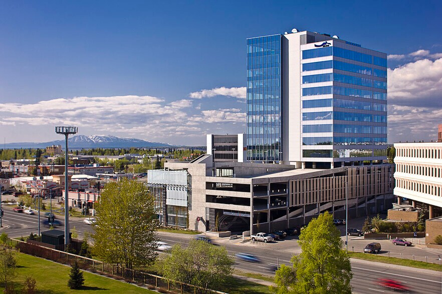 188 W Northern Lights Blvd, Anchorage, AK à louer - Photo principale – Image 1 sur 9