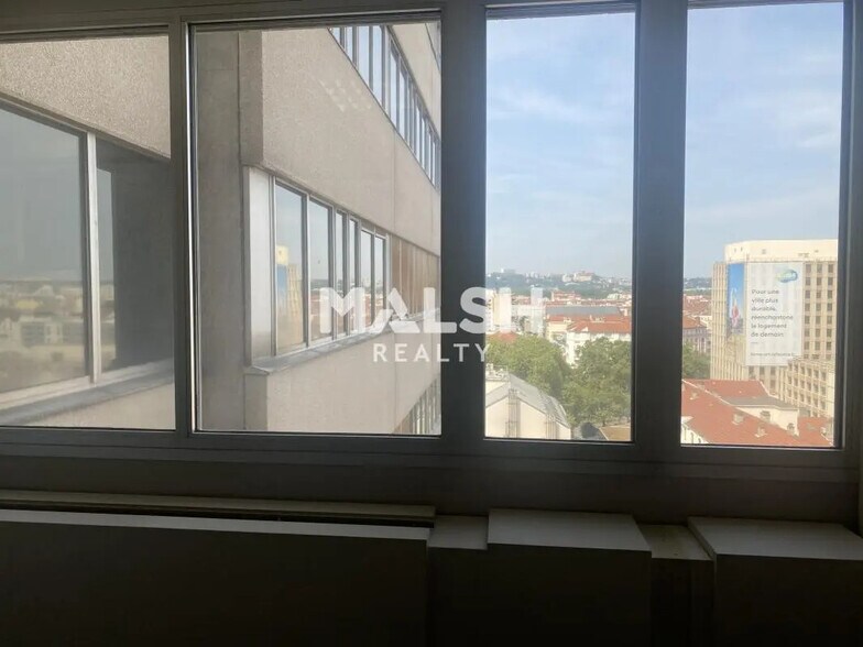 Bureau dans Lyon à louer - Photo de l’immeuble – Image 3 sur 11