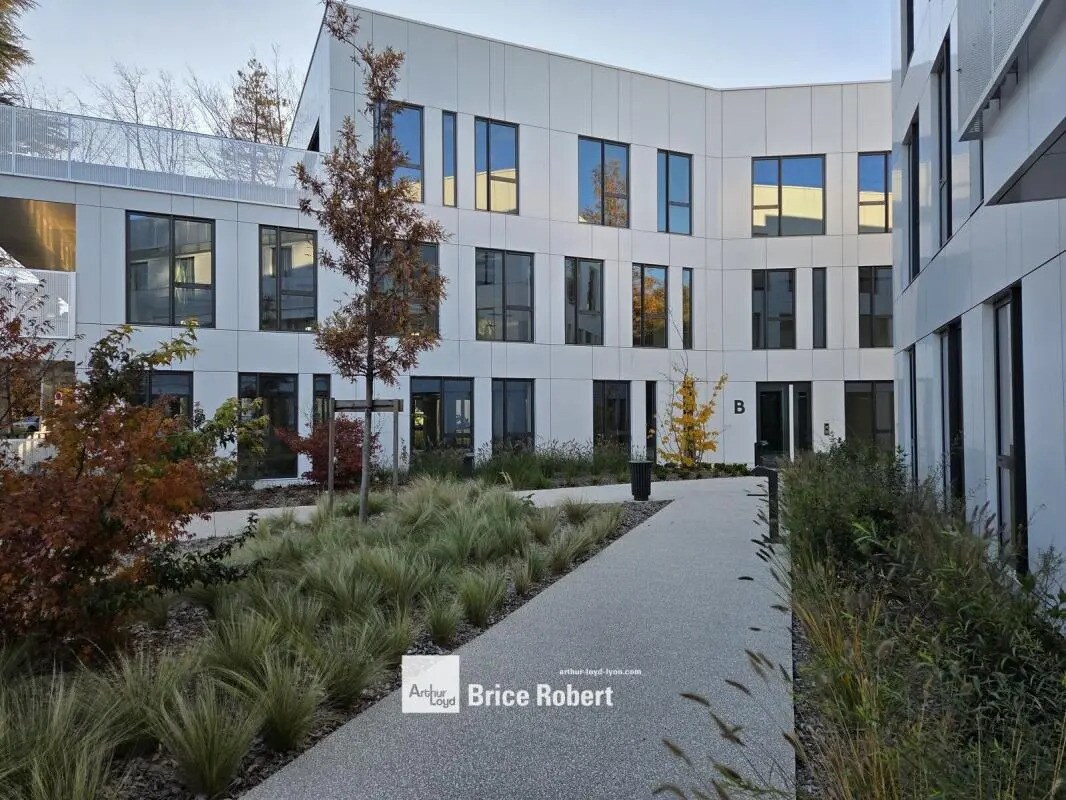 Bureau dans Limonest à louer Photo de l’immeuble– Image 1 sur 12