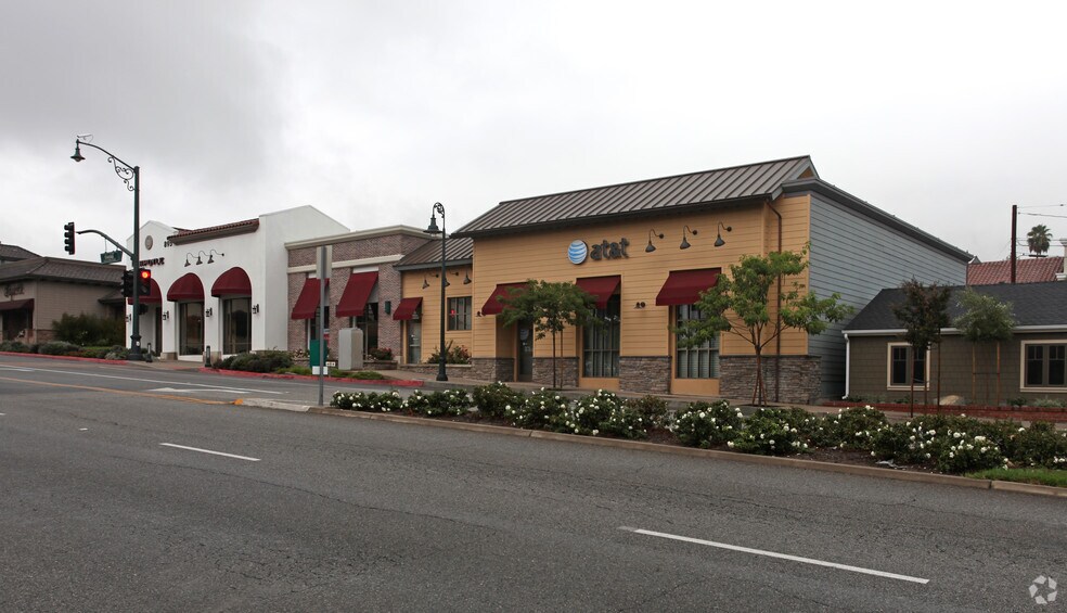 935-965 Foothill Blvd, La Canada, CA à louer - Photo de l’immeuble – Image 2 sur 3