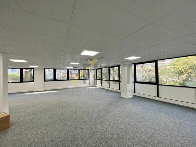 Bureau dans Valbonne à louer - Photo de l’immeuble – Image 2 sur 7