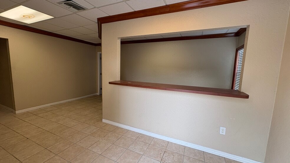 7906 Leo Kidd Ave, Port Richey, FL à vendre - Photo de l’immeuble – Image 2 sur 23
