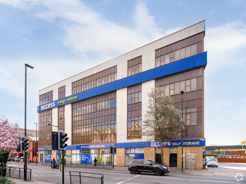 207-211 The Vale, Londres à louer - Photo de l’immeuble – Image 3 sur 9