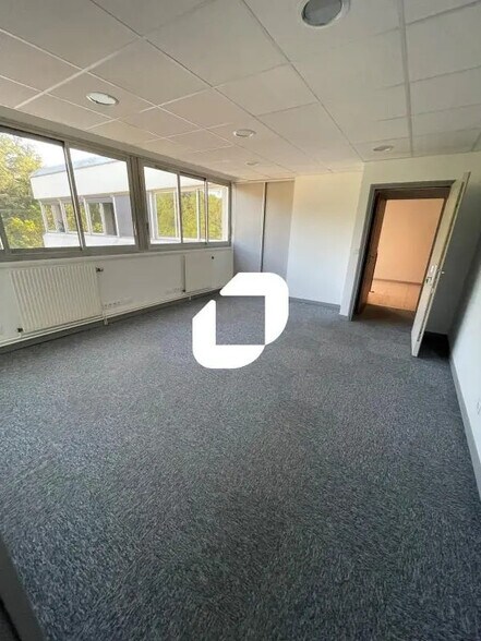 Bureau dans SAINT-MARTIN-D'HERES à louer - Photo de l’immeuble – Image 3 sur 7