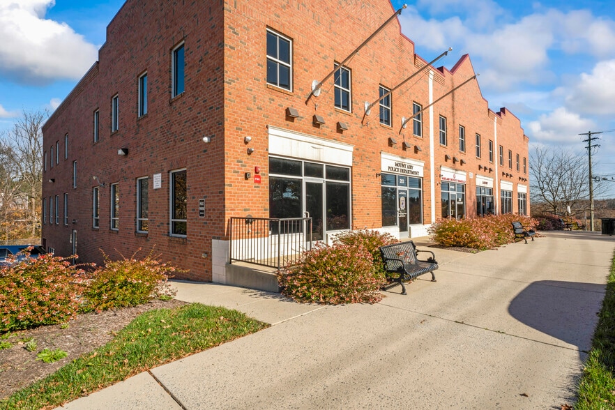 205 Center St, Mount Airy, MD à vendre - Photo de l’immeuble – Image 2 sur 41
