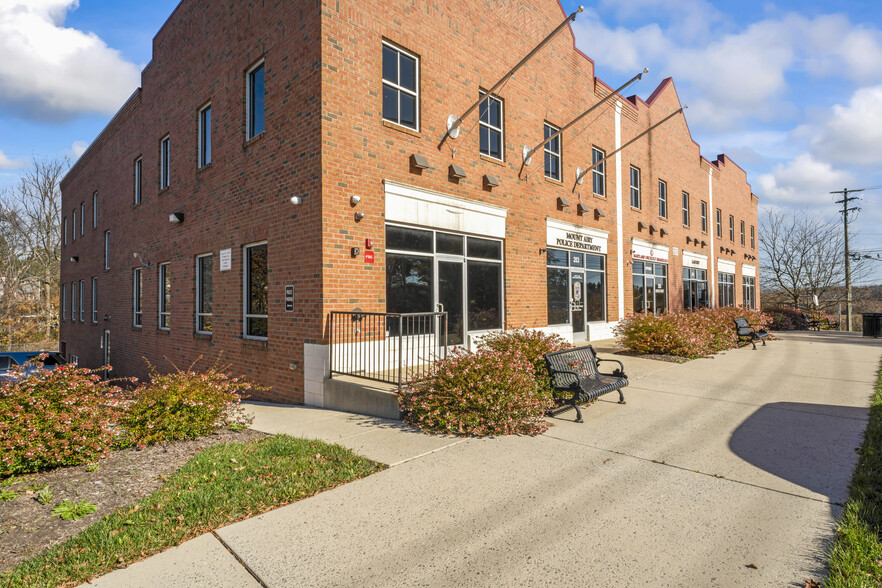 205 Center St, Mount Airy, MD à louer - Photo de l’immeuble – Image 3 sur 36