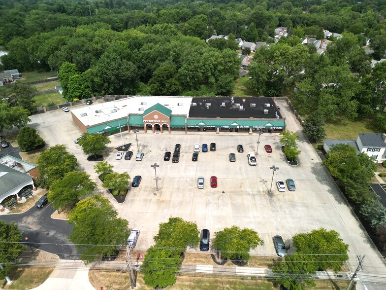 7554-7580 Pearl Rd, Middleburg Heights, OH à vendre - Photo de l’immeuble – Image 2 sur 4