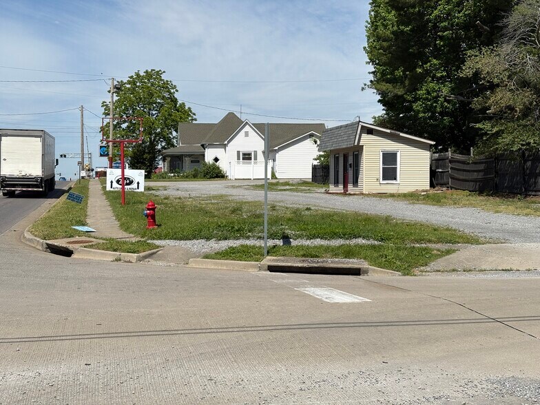 200 W Deyoung St, Marion, IL à vendre - Photo de l’immeuble – Image 2 sur 2