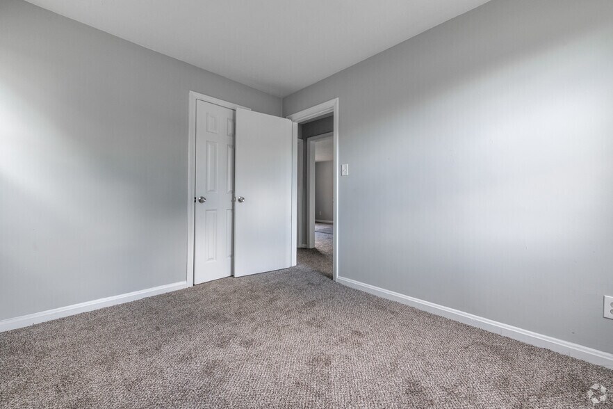 1832-1864 Forest Hills Blvd, Cleveland, OH à vendre - Photo intérieure – Image 2 sur 26