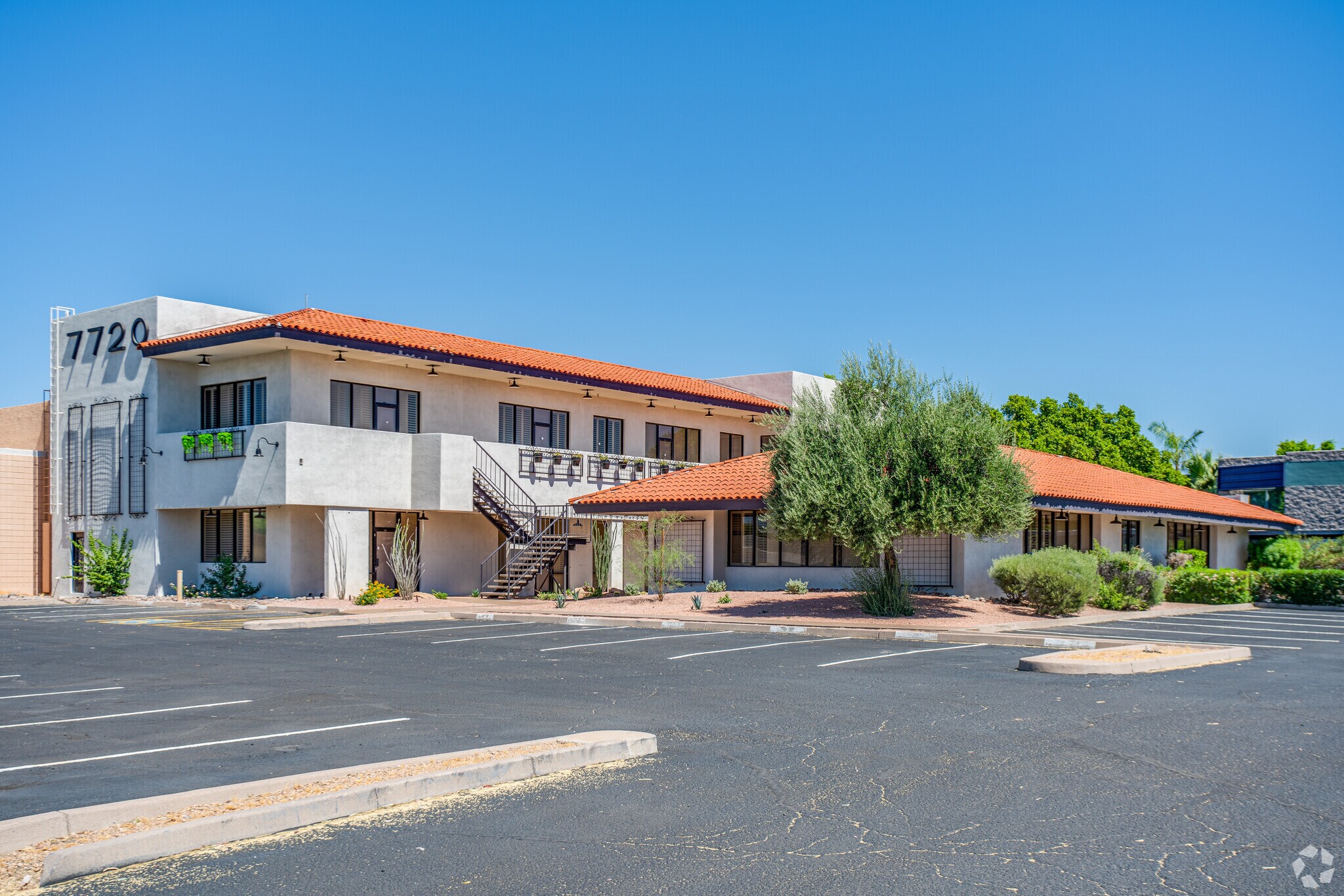7720 E Evans Rd, Scottsdale, AZ à louer Photo de l’immeuble– Image 1 sur 10