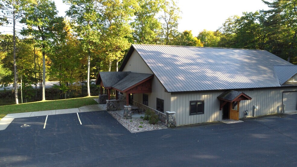 9559 Bolger Lake Rd, Minocqua, WI à vendre - Photo de l’immeuble – Image 2 sur 52
