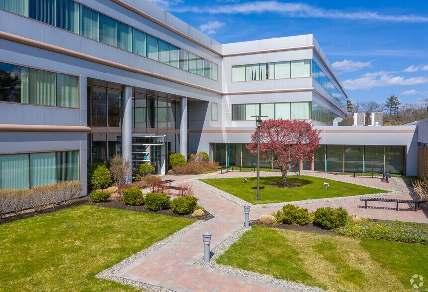 296 Concord Rd, Billerica, MA à vendre - Photo de l’immeuble – Image 3 sur 8