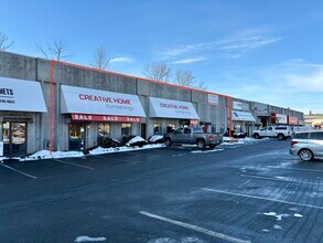 1100 Lansdowne Dr, Coquitlam, BC à louer Photo de l’immeuble– Image 1 sur 16