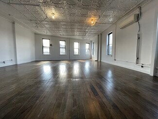 Plus de détails pour 1 Knickerbocker Ave, Brooklyn, NY - Bureau à louer