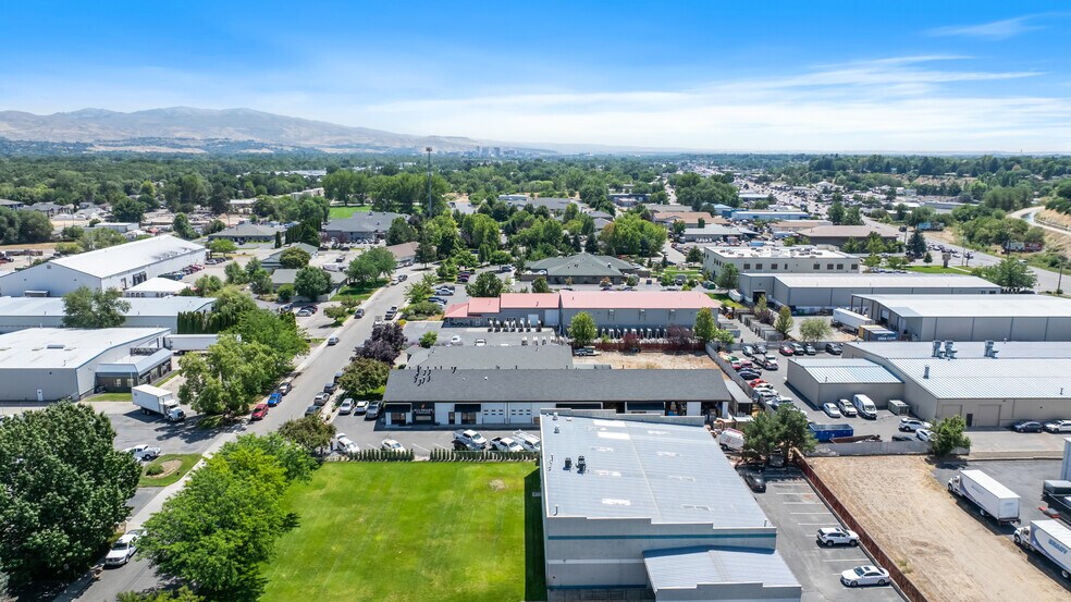 5123 N Sawyer Ave, Garden City, ID à vendre - Photo de l’immeuble – Image 2 sur 5