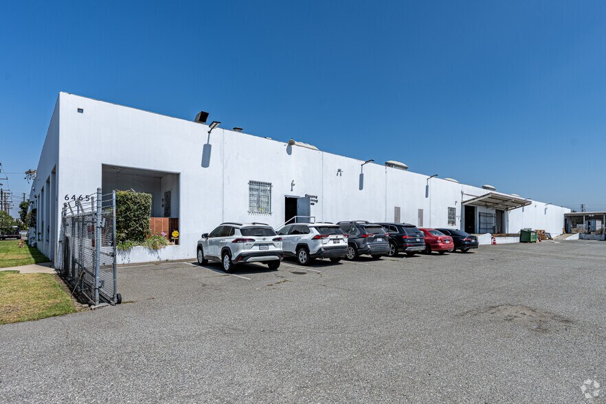 6465 Corvette St, Commerce, CA à vendre - Photo de l’immeuble – Image 3 sur 42