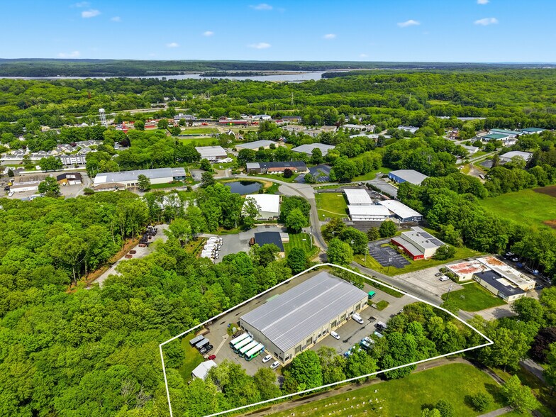 17 Industrial Park, Centerbrook, CT à vendre - Photo de l’immeuble – Image 3 sur 16