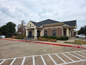 1801 Precinct Line Rd, Hurst, TX à louer Photo intérieure– Image 1 sur 15