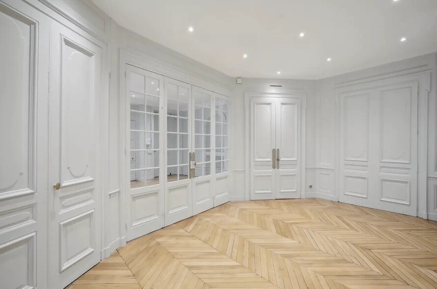 Bureau dans Paris à louer - Photo de l’immeuble – Image 2 sur 5