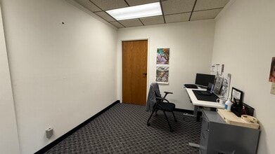 24404 S Vermont Ave, Harbor City, CA à louer Photo intérieure– Image 2 sur 13