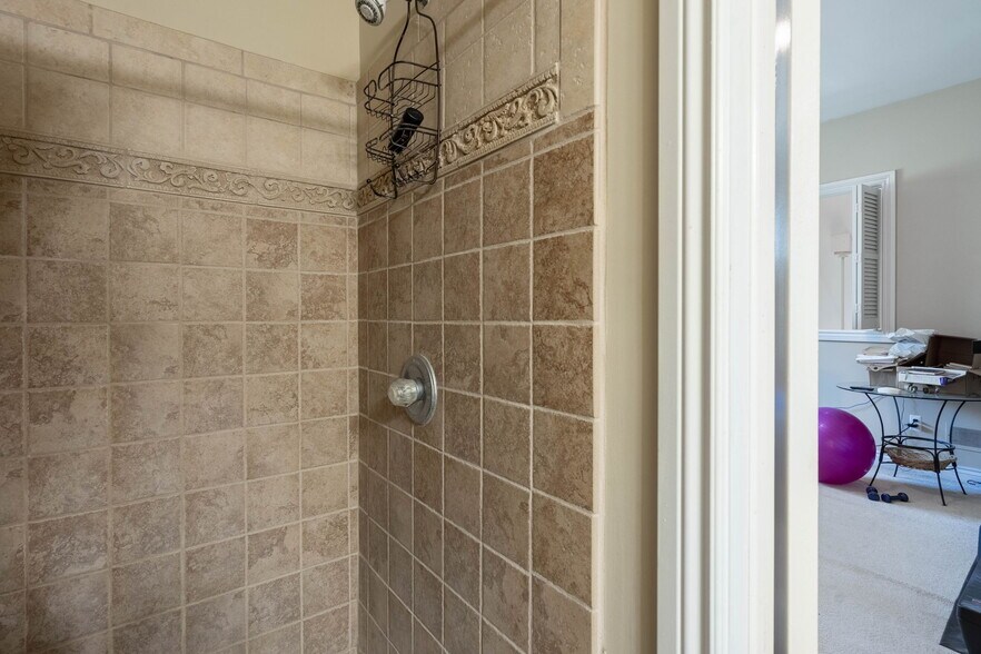 206 E Liberty St, Milford, MI à vendre - Photo de l’immeuble – Image 3 sur 85
