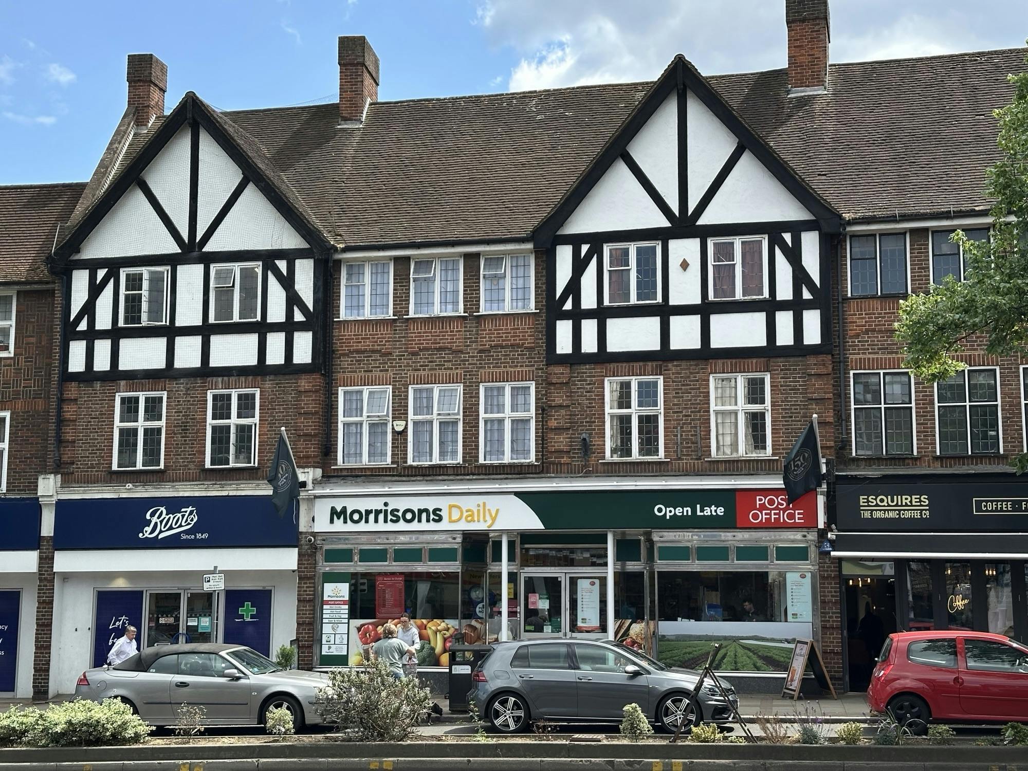 23 High St, Esher à louer Photo de l’immeuble– Image 1 sur 5