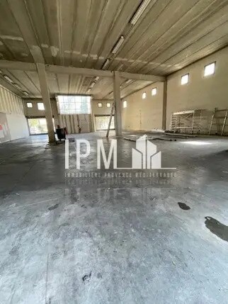 Local commercial dans Aubagne à louer - Photo de l’immeuble – Image 3 sur 5