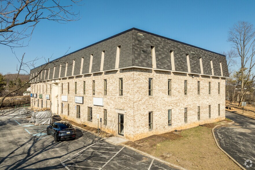 319 N Pottstown Pike, Exton, PA à louer - Photo de l’immeuble – Image 1 sur 3