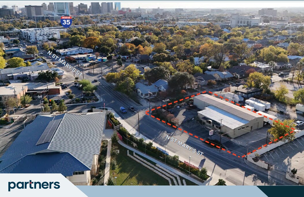 2107 N Saint Marys St, San Antonio, TX à vendre Photo de l’immeuble– Image 1 sur 22