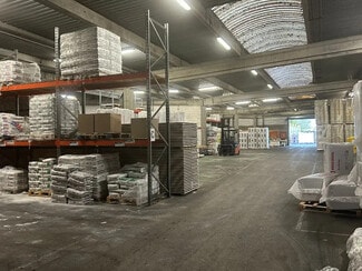 Plus de détails pour Local d'activités à louer