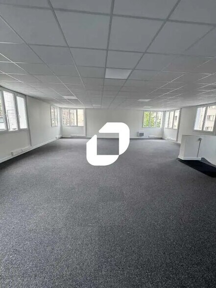 Bureau dans Noisy-le-Sec à louer - Photo de l’immeuble – Image 2 sur 7