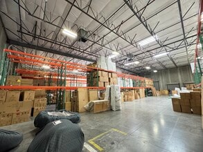 7061 W Arby Ave, Las Vegas, NV à louer Photo intérieure– Image 2 sur 8