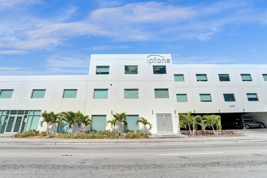 1005 NE 125th St, North Miami, FL à louer - Photo de l’immeuble – Image 2 sur 10