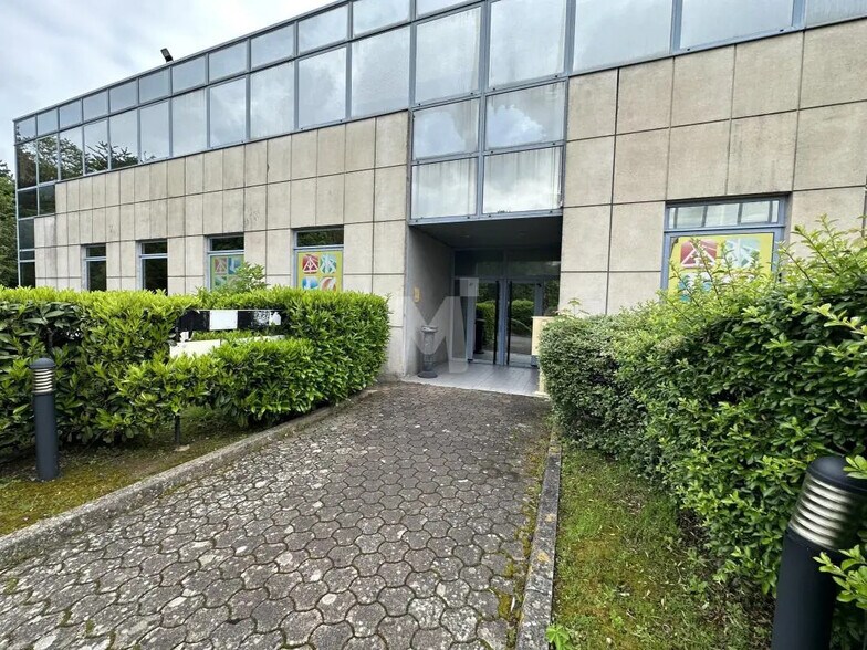 Bureau dans Chilly-Mazarin à louer - Photo de l’immeuble – Image 3 sur 7