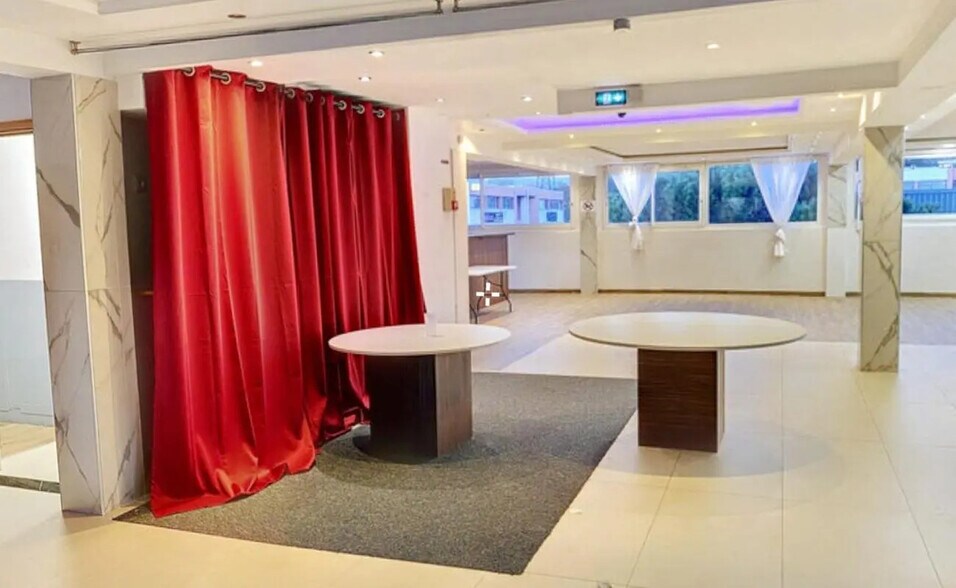 Bureau dans Cannes à vendre - Photo de l’immeuble – Image 1 sur 5