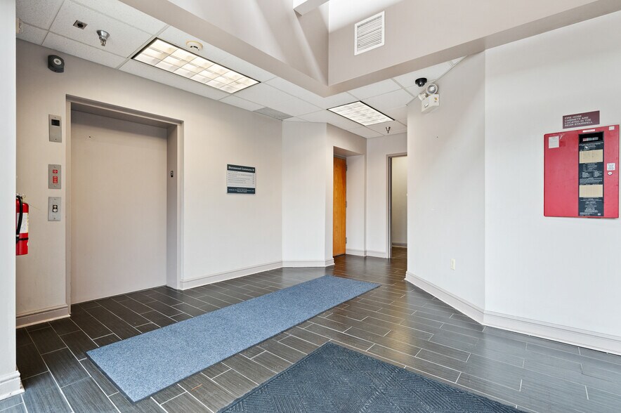 105 Bradford Rd, Wexford, PA à louer - Photo de l’immeuble – Image 2 sur 34