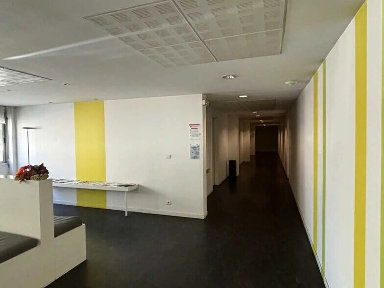 Bureau dans Bordeaux à vendre - Photo de l’immeuble – Image 3 sur 9