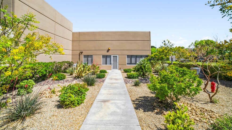 950 Grier Dr, Las Vegas, NV à vendre - Photo de l’immeuble – Image 3 sur 18